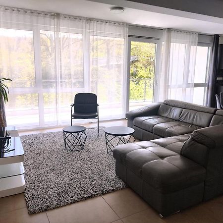 Hotel Valley Of Business Frankfurt-Airport - Grey Label Penthouse Hofheim Bagian luar foto