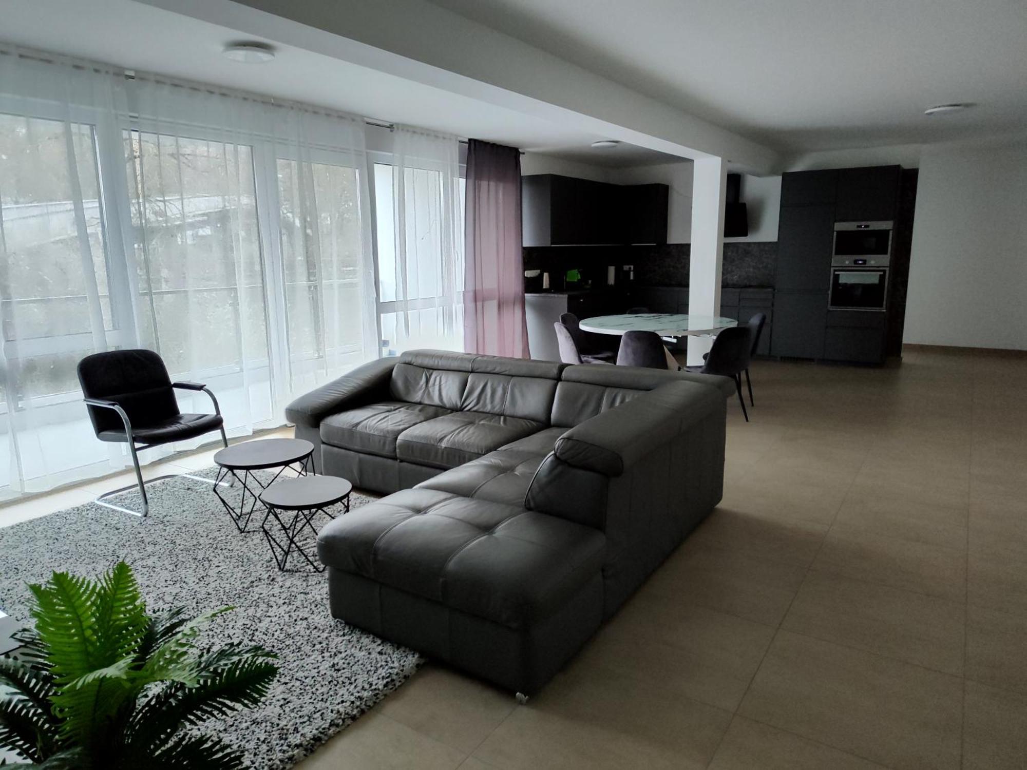Hotel Valley Of Business Frankfurt-Airport - Grey Label Penthouse Hofheim Bagian luar foto