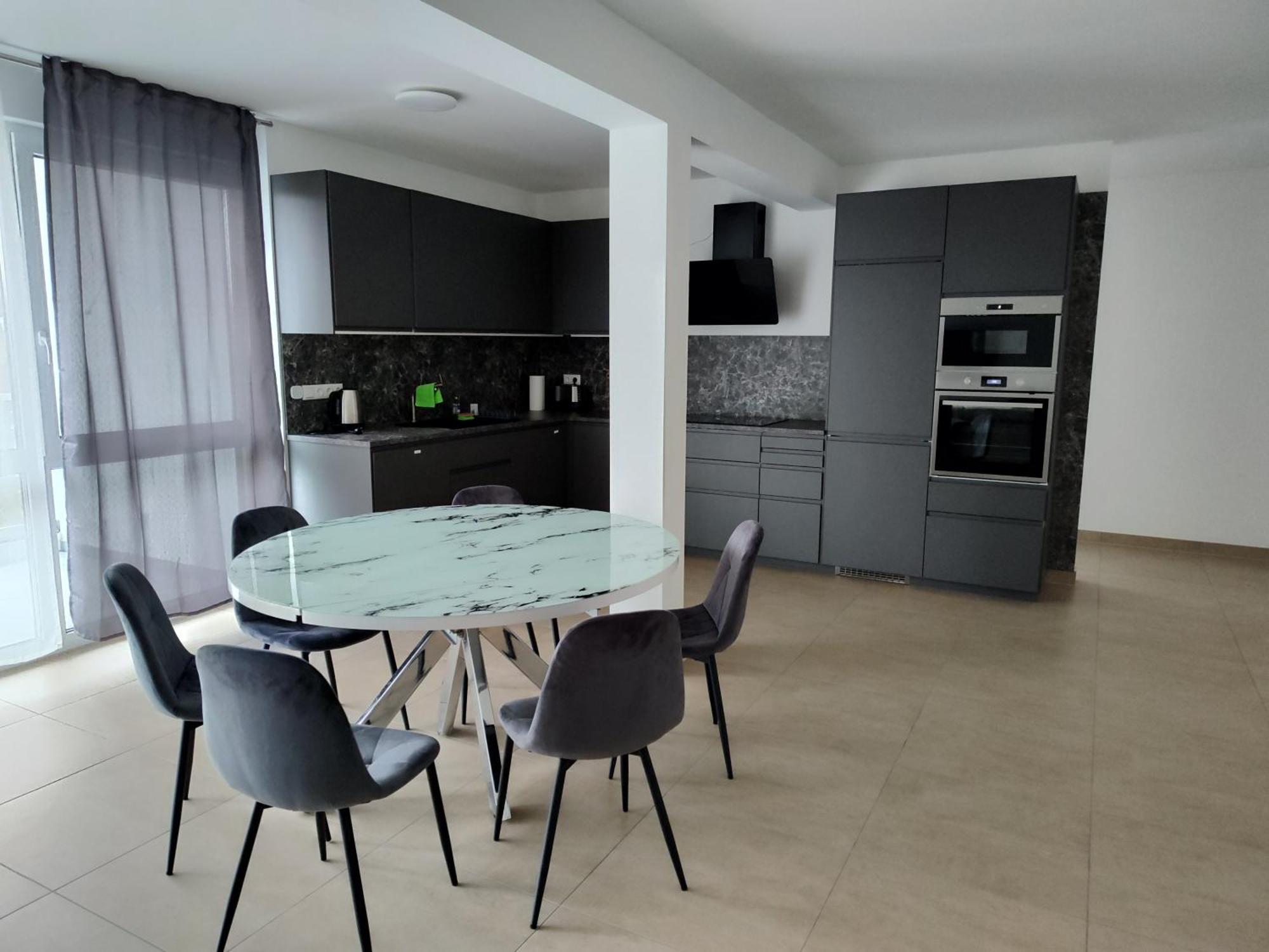 Hotel Valley Of Business Frankfurt-Airport - Grey Label Penthouse Hofheim Bagian luar foto